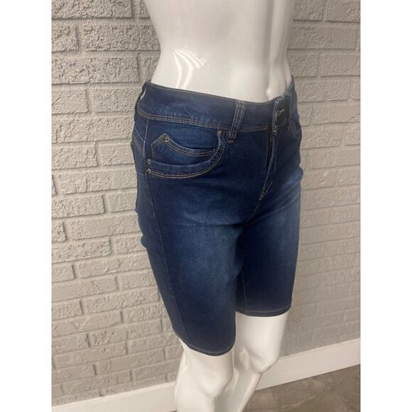 Fashion Nova Women Dark Wash Shorts Size 5 NWT - Picture 4 of 8